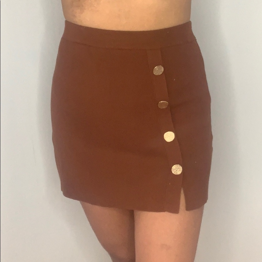 Gorgeous Knit skirt, with gold buttons  ❤️😍